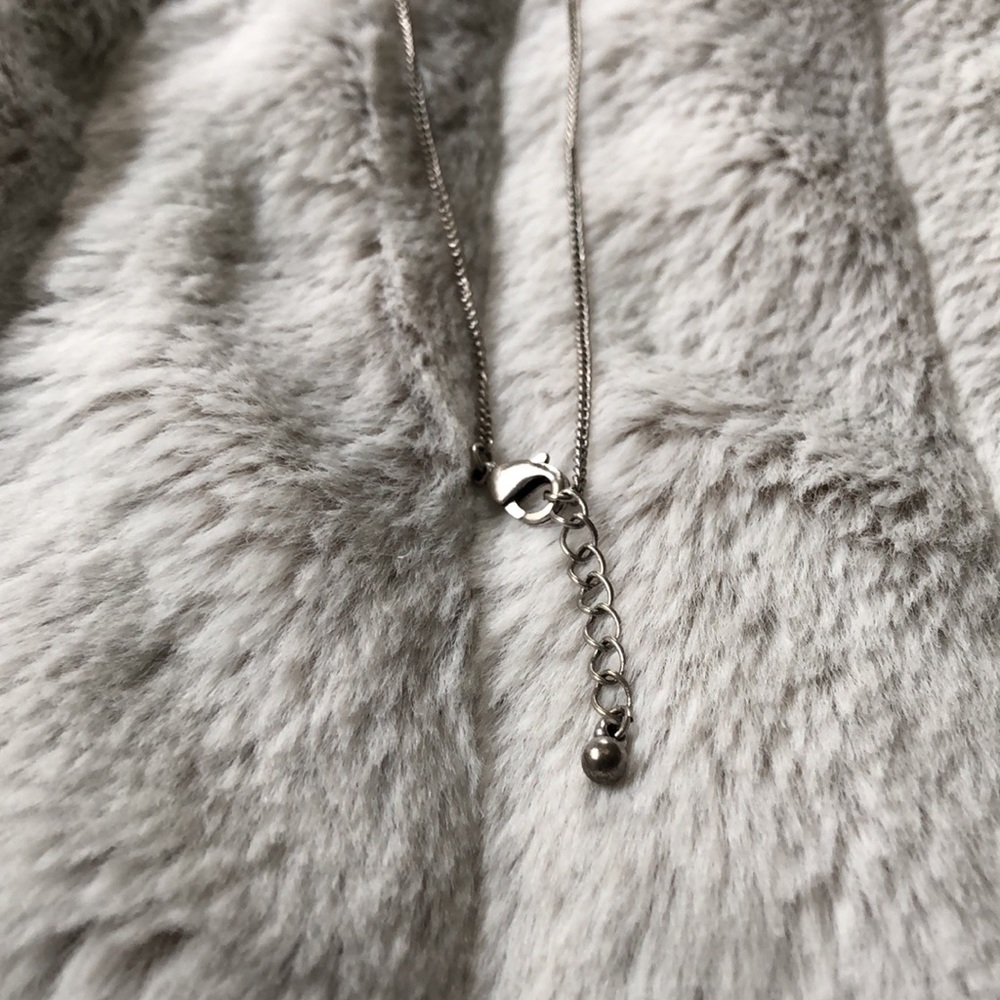 2/$25! ⭐️ Silver‎ feather pendant necklace - Picture 4 of 4